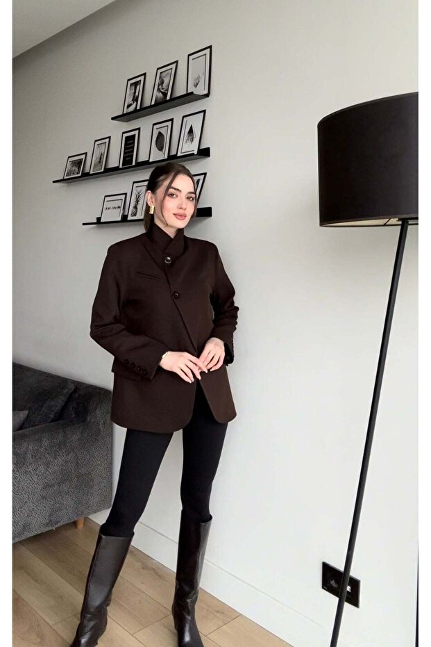 سترة نسائية بتصميم خاص