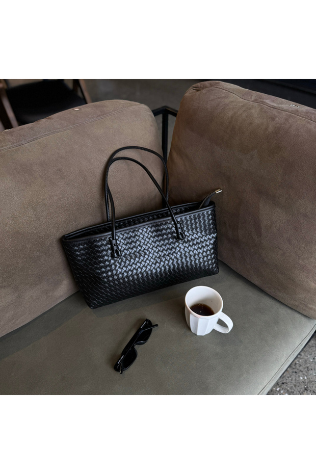 Botte Knitted Pattern Women's Shoulder Bag