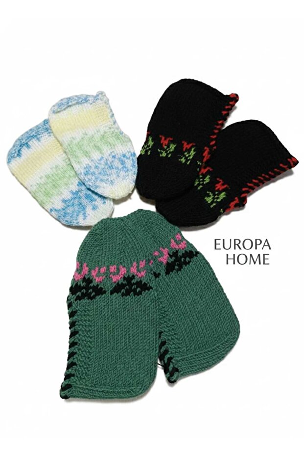Hand Knitted 3-Piece Dowry Box Thick Booties