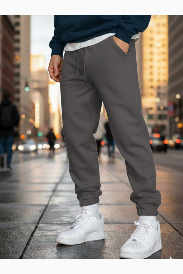 Men's 3-Thread Sweatpants with Elasticated Cuffs - 1