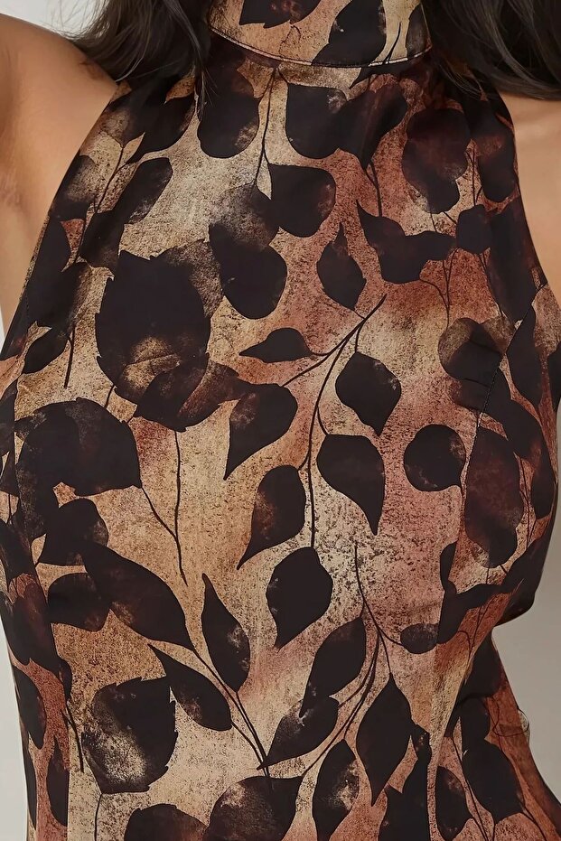 منقوشة الرسن الرقبة فستان ماكسي - 4