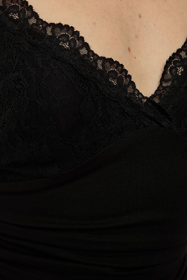V Yaka Dantel Detaylı Askılı Üst - 5
