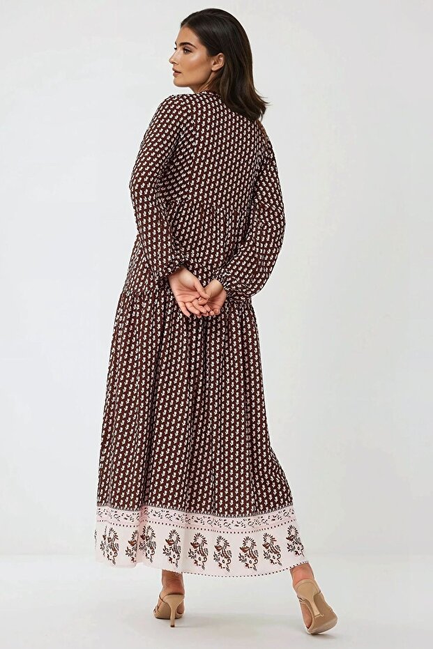 فستان متواضع منقوش برقبة على شكل حرف V - 5