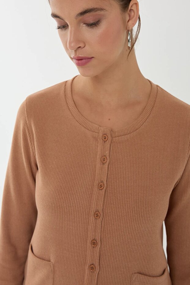 Düğmeli Örme Hırka - 4