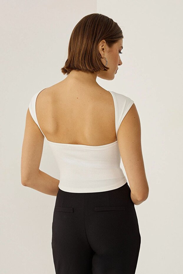 بلوزة قصيرة مفتوحة الظهر - 3