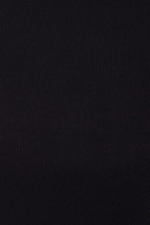 بلوزة قصيرة الأكمام ذات رقبة دائرية أساسية - 5