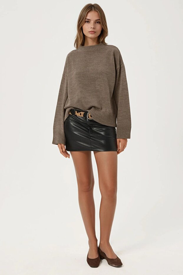 Comfortable round neck sweater - 2