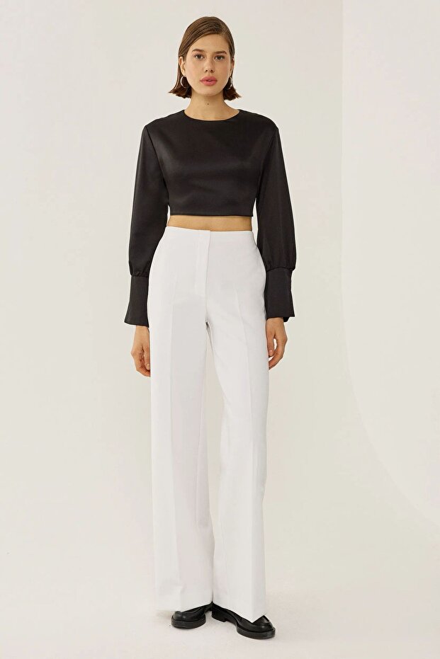 Half Turtleneck Open Back Blouse - 3