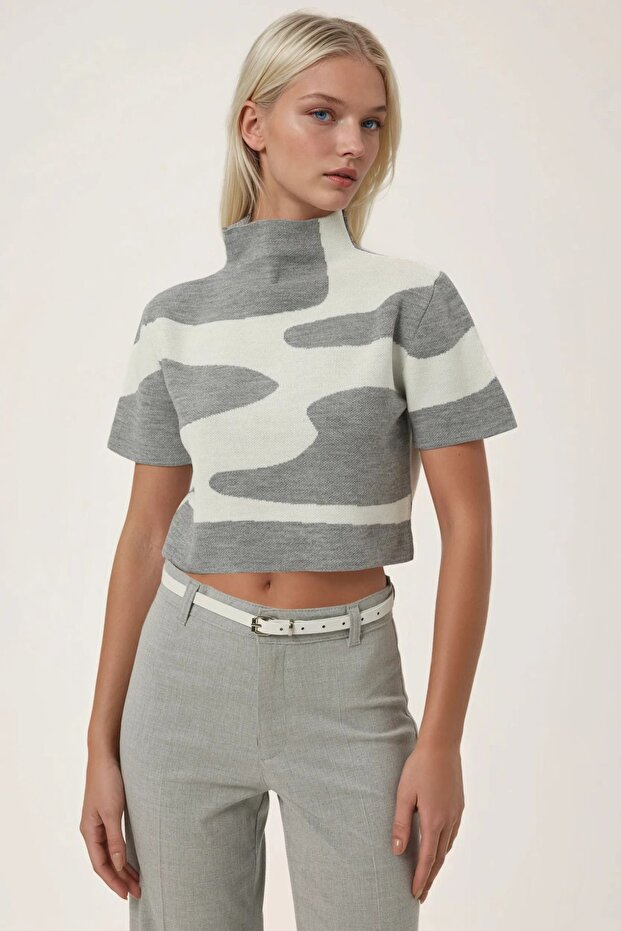 Soyut Desenli Triko Üst - 1