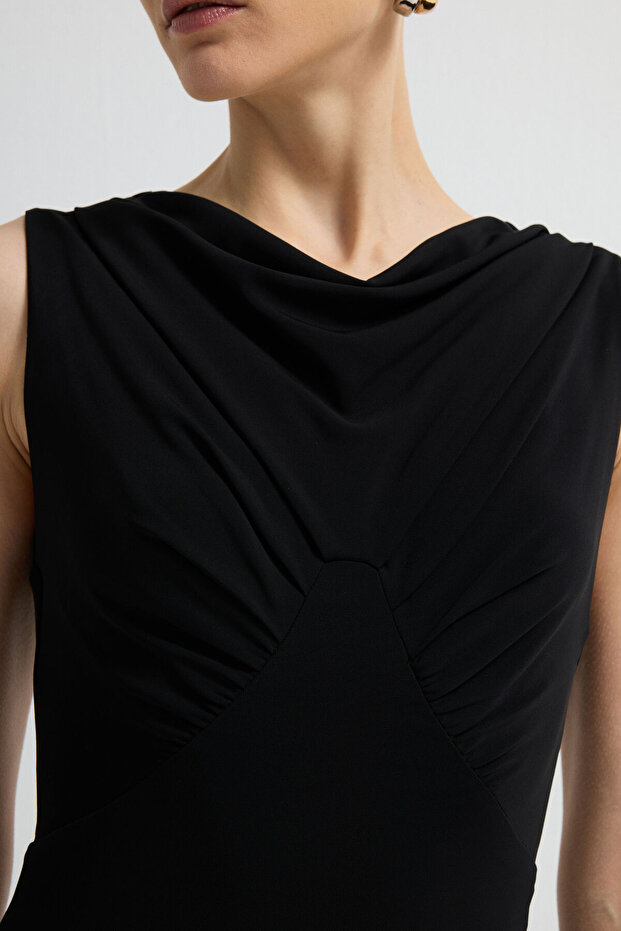 Büzgü Detaylı Midi Örme Elbise - 3