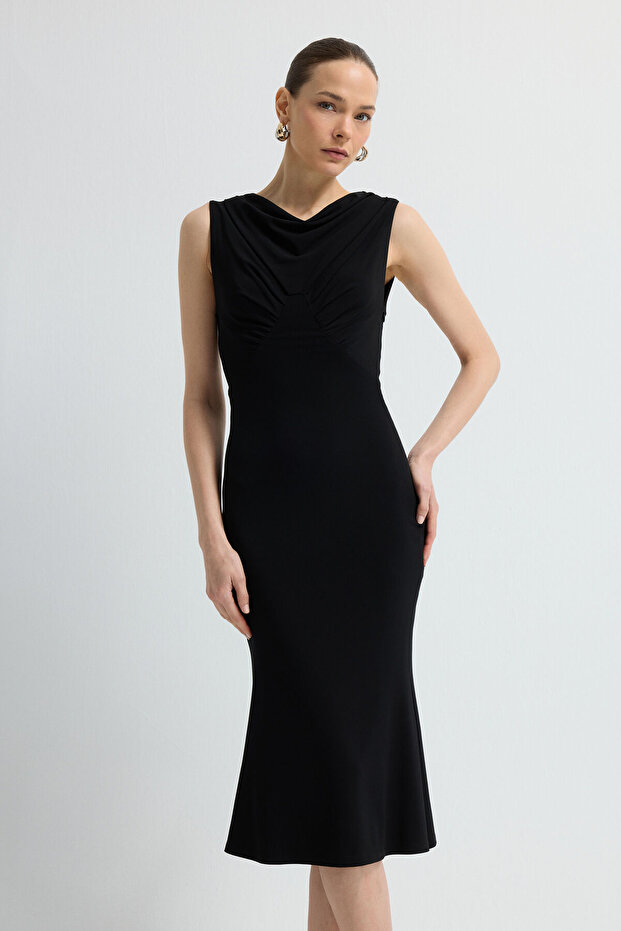 Büzgü Detaylı Midi Örme Elbise - 2