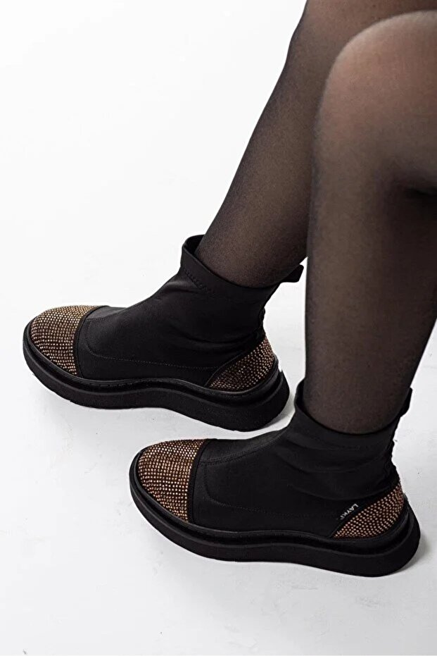 Women's Stone-Embellished Leather Detail Winter Boots Comfortable Fit Boots