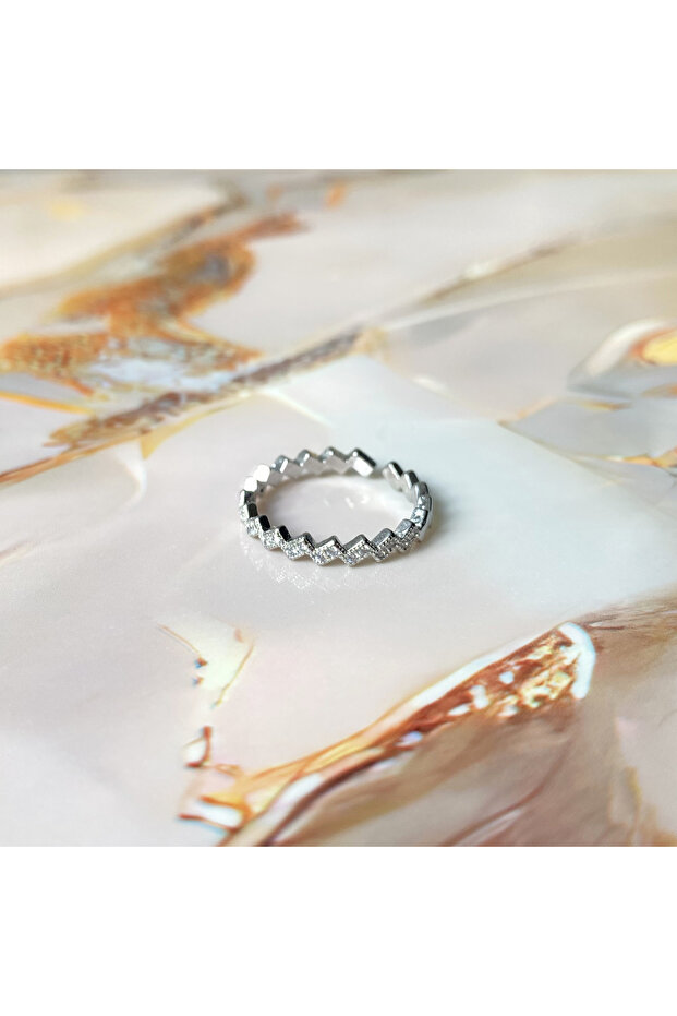 خاتم بسيط مرصع بالحجر على شكل متعرج - 2