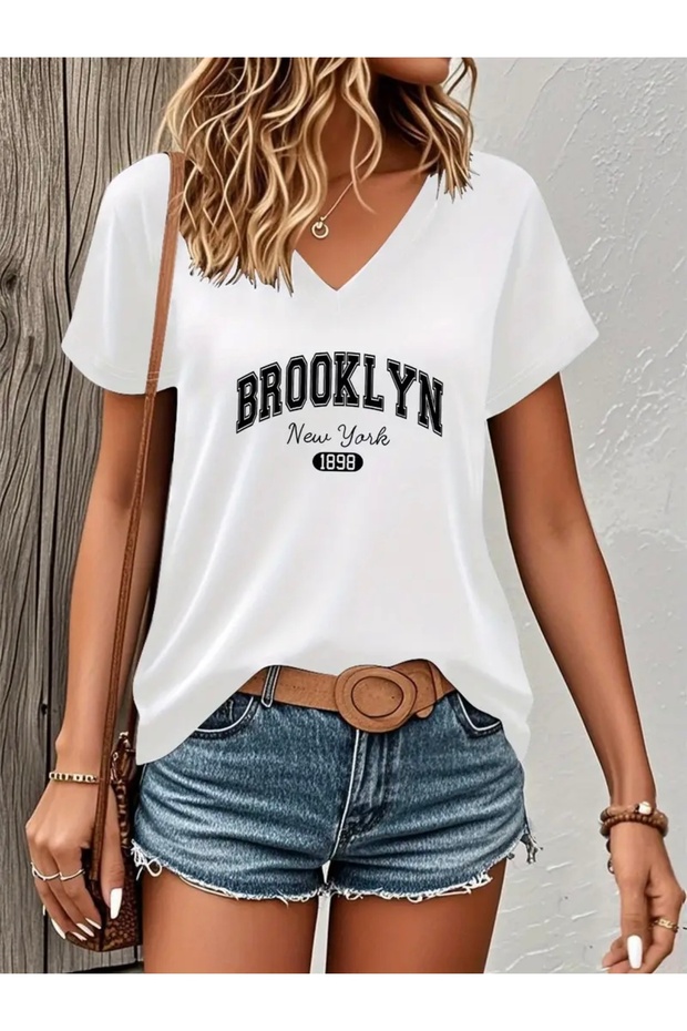 Brooklyn New York Printed Women's Oversize V-Neck T-Shirt