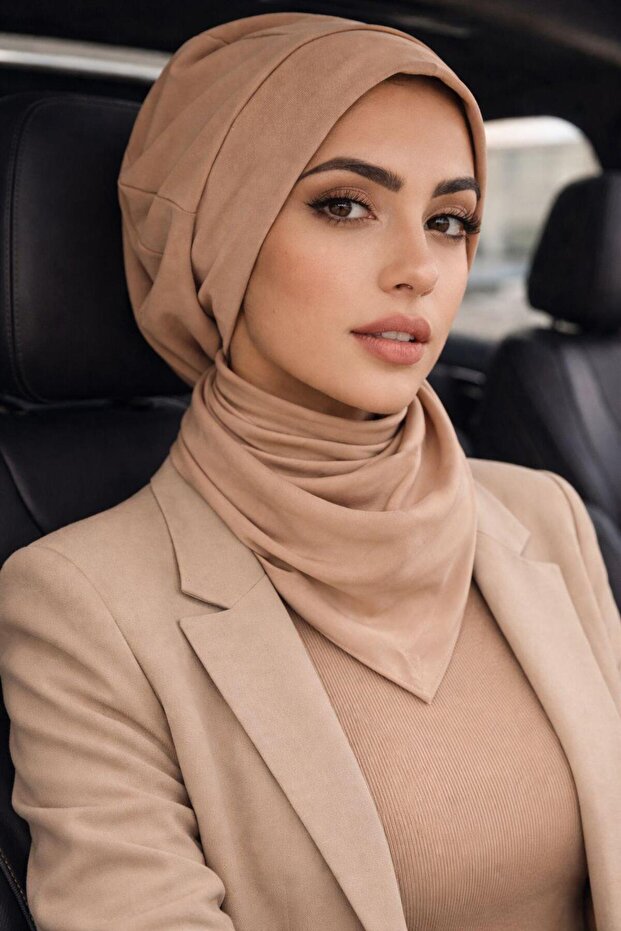 طقم قبعة بيج وسترة إيتول