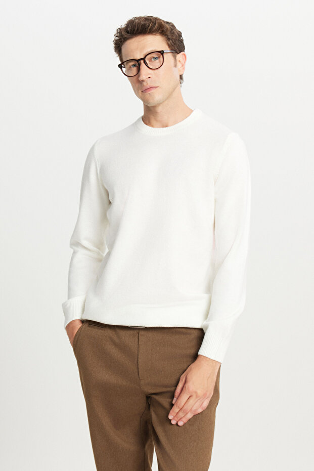 Men's Ecru Standard Fit Regular Cut Crew Neck Fleece-Lined Knitwear Sweater