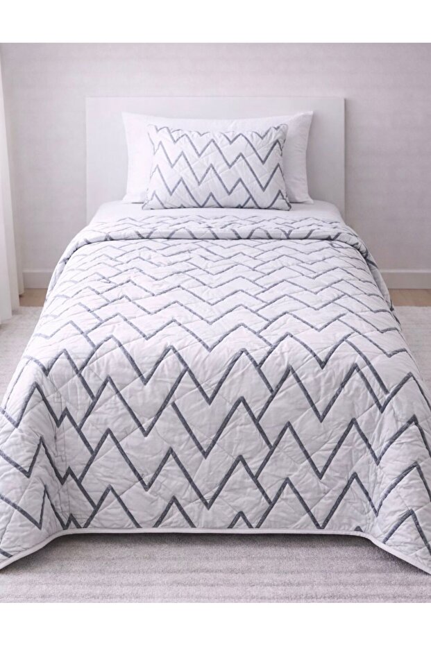 Single Person Embroidered Quilt Bedspread with White and Gray Stripes