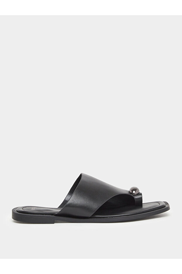 Solid Toe Post Flat Sandals - 1