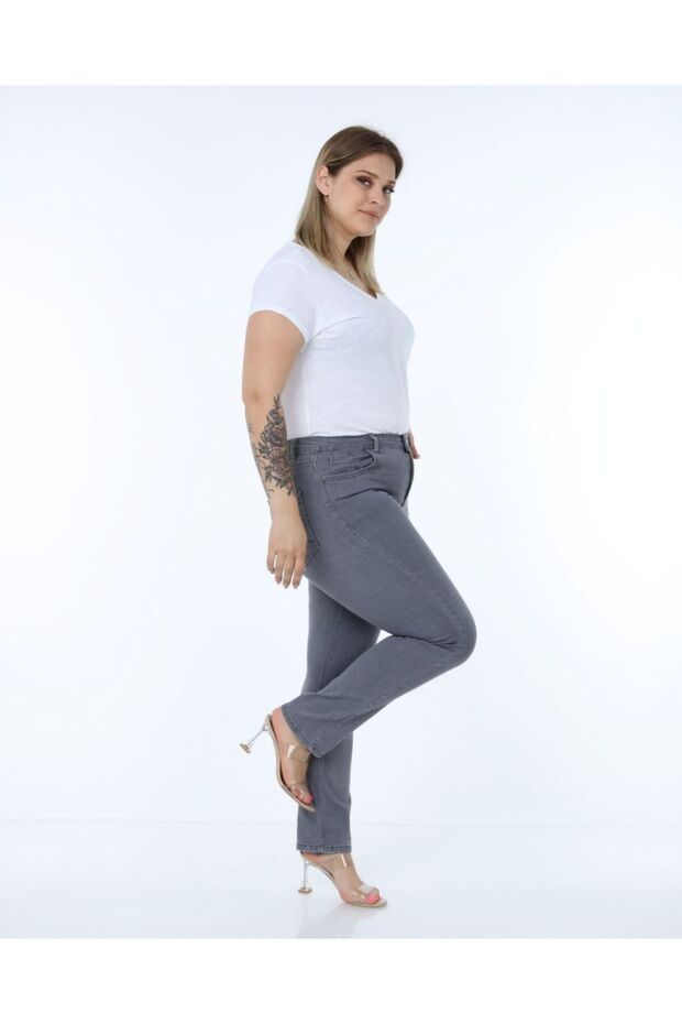 Plus Size Pipe Leg Jeans Stretch Fabric