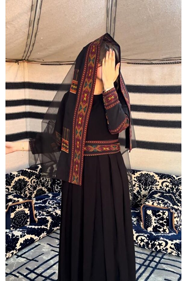 جلابية للتأسيس باللون الاسود