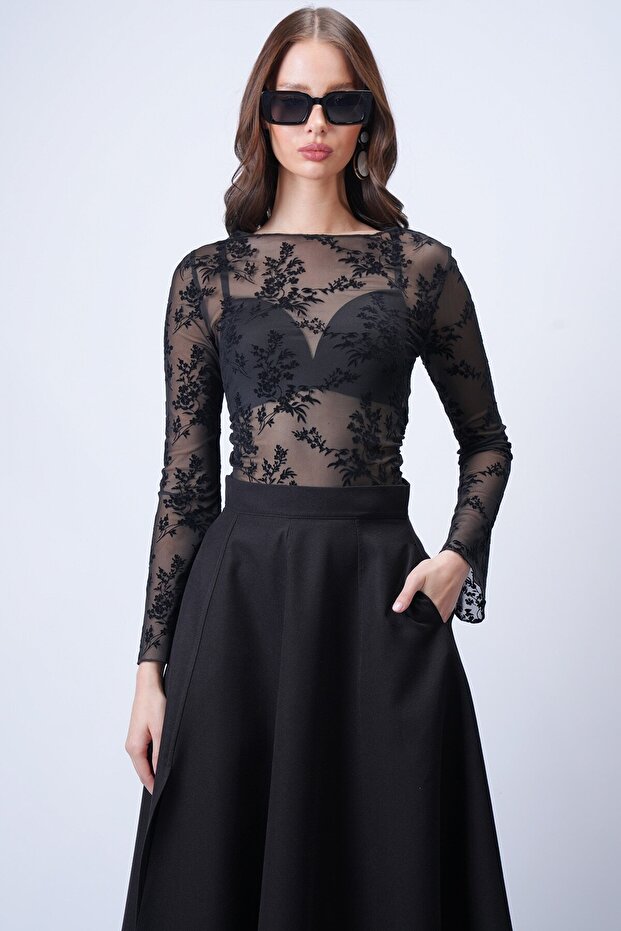 Siyah Transparan İşlemeli Bluz - 1