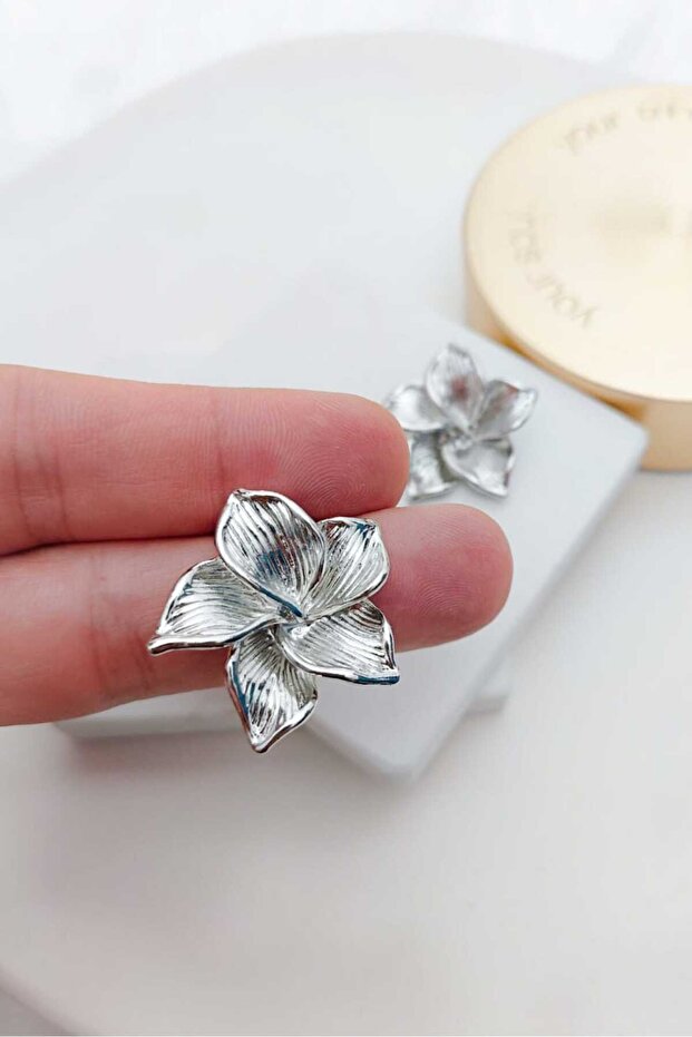 Narcissus Flower Silver Color Women's Earrings