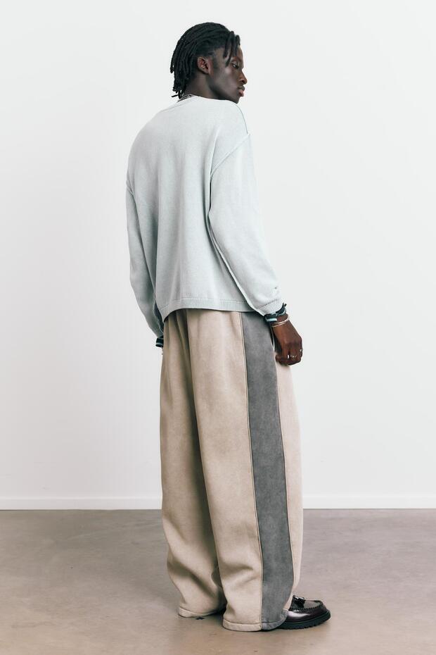 كنزة مطرزة من STWD Studio - 5