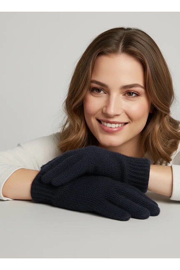 Recien Black Soft Bearded Fabric Soft Women's Gloves - Wh5566