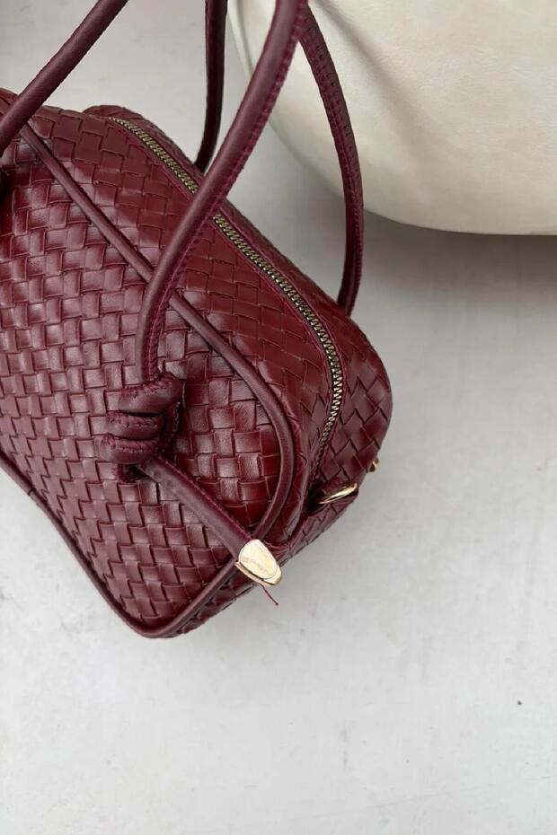 حقيبة صندوقية محبوكة بعقدة على شكل مقبض - 3