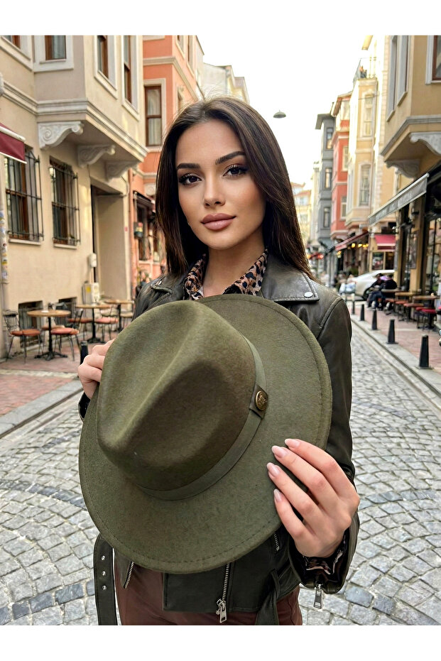 قبعة كلاسيكية نسائية من الكشمير