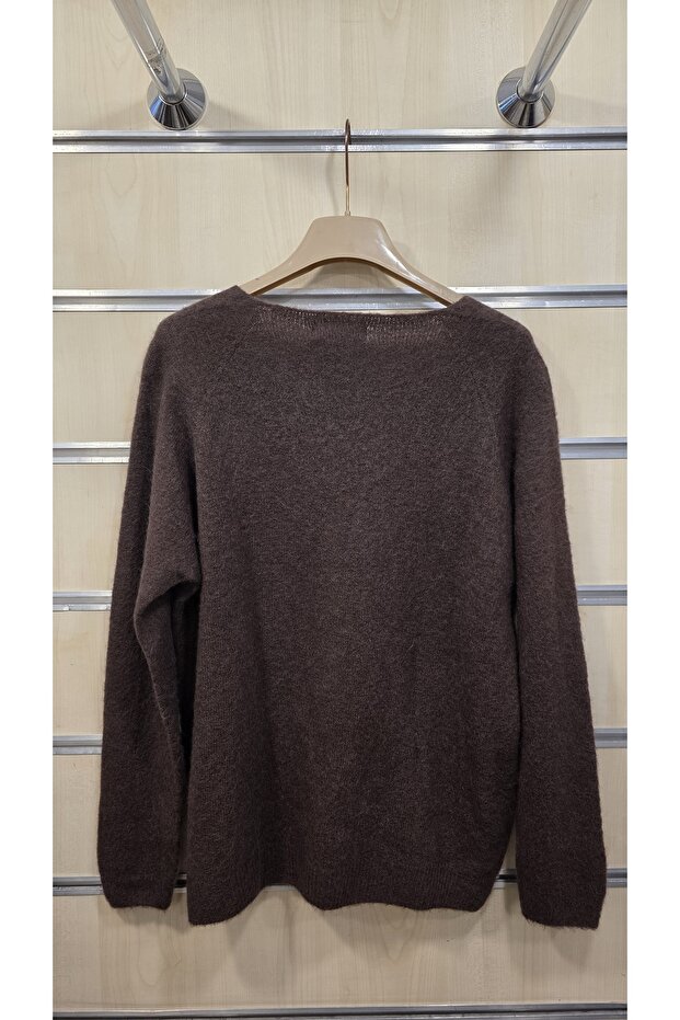 سترة من صوف الألبكا بنمط قلب مزينة بالترتر - 6