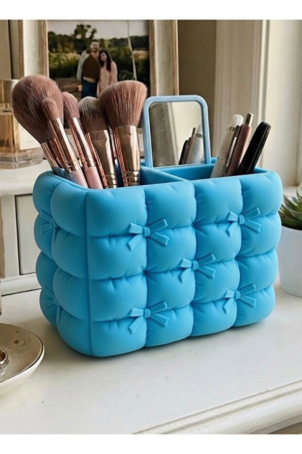 Quilted Makeup Organizer with Bow – Aesthetic Brush and Pen Holder