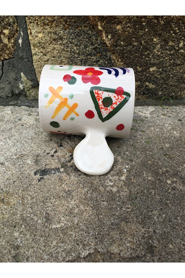 فنجان قهوة مصنوع يدويًا من السيراميك بنقوش مميزة - 3