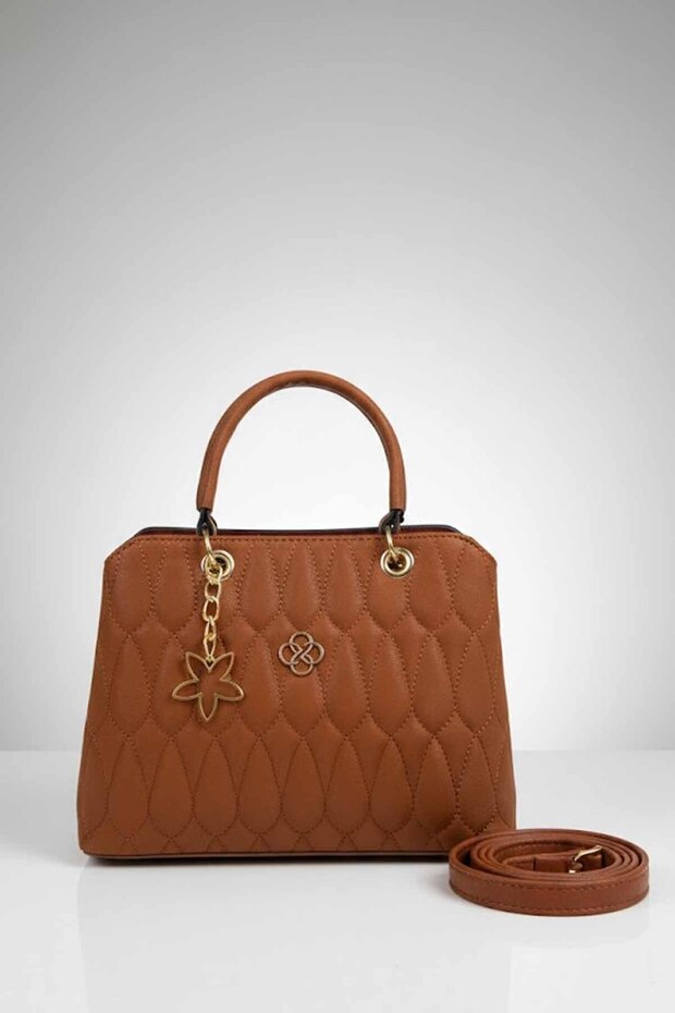 Women's Shoulder Handbag with Chain Accessories - Adjustable Strap Bag for Daily and Special Occasions