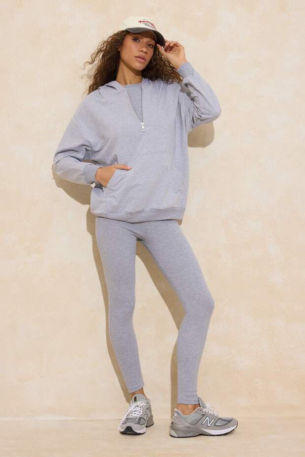 Gri Melanj 3'lü Oversize/Geniş Kalıp Kapüşonlu Taytlı Örme Alt - Üst Takım TWOAW26AU00151