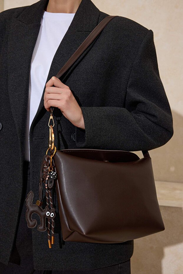 Koyu Kahverengi Charm Detaylı Kadın Mini Boy Omuz Çantası TAKSS26OC00046 - 2