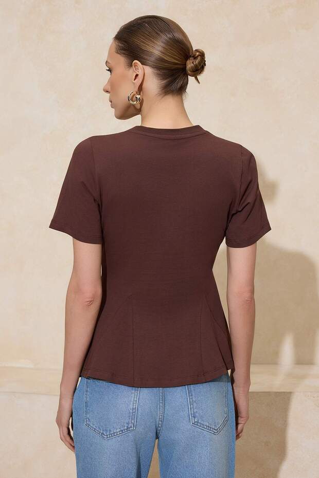 Kahverengi Düz Peplum Bisiklet Yaka Standart Kol Kısa %100 Pamuk Örme Bluz TWOSS26BZ00028 - 5