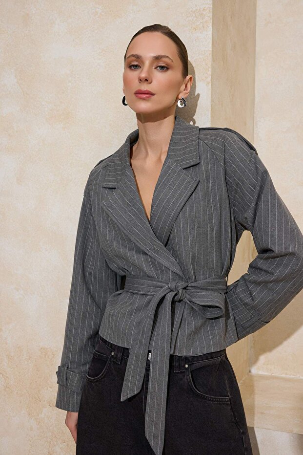 Gri Çizgili Premium Dokuma Crop Blazer Ceket TWOSS24BC00010 - 2