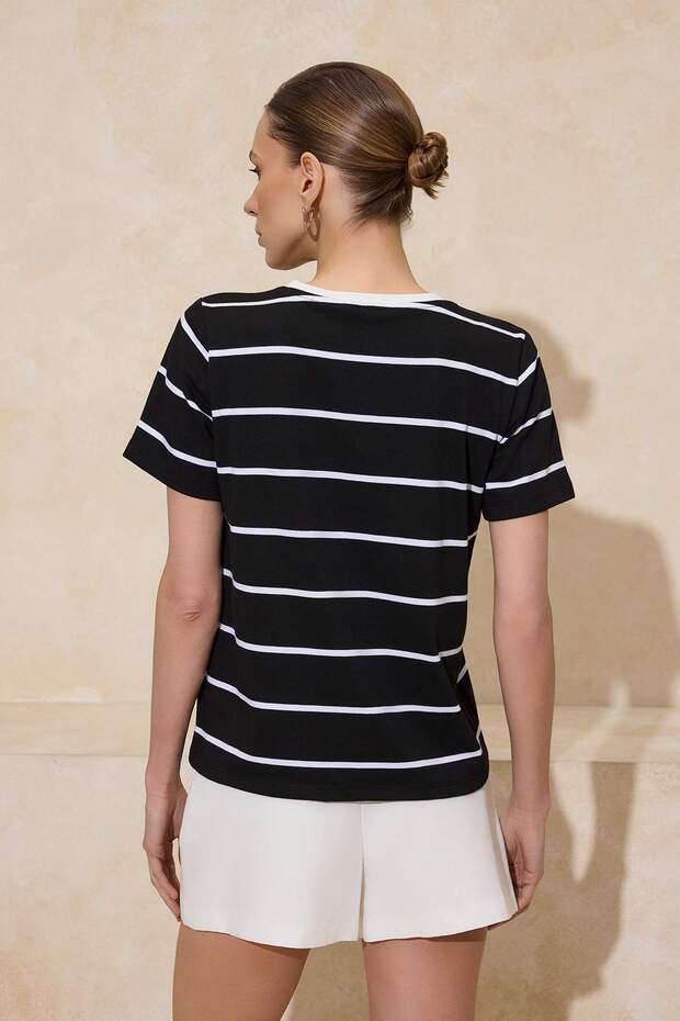 Siyah Çizgili Regular/Normal Kalıp Kısa Kollu Tok %100 Pamuk Örme T-Shirt TWOSS26TS00049 - 4