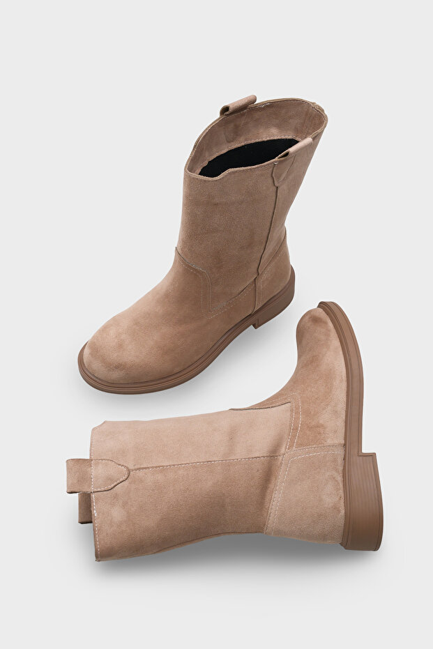 Emmye Kadın Bot - 5