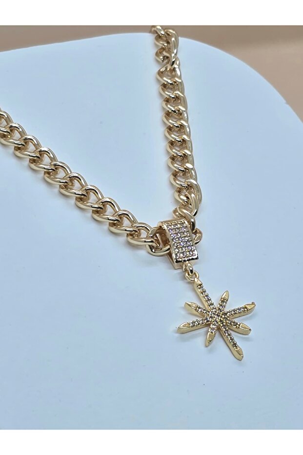 Gold Thick Zircon Stone Snowflake Detailed Necklace