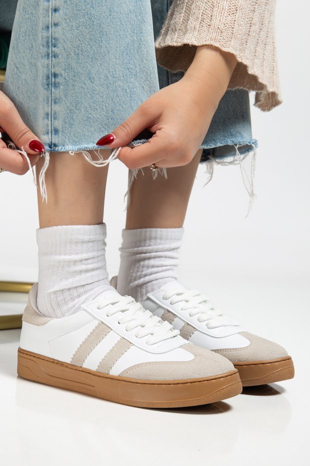 Women's White Thermo Sole Side Stripe Lace-Up Sports Shoes