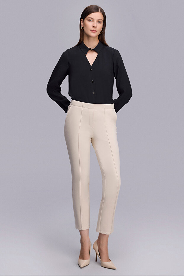 Önü Dikişli Bej Örme Pantolon - 3