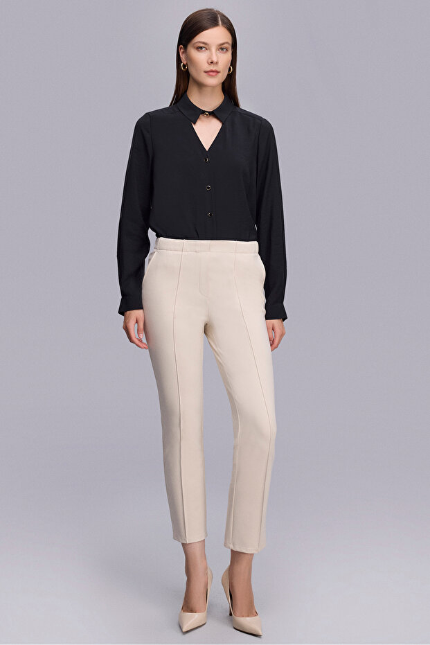 Önü Dikişli Bej Örme Pantolon - 1