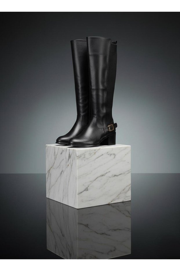 LARGE NUMBER WOMEN'S BOOTS 41-42-43-44-BLACK SKIN