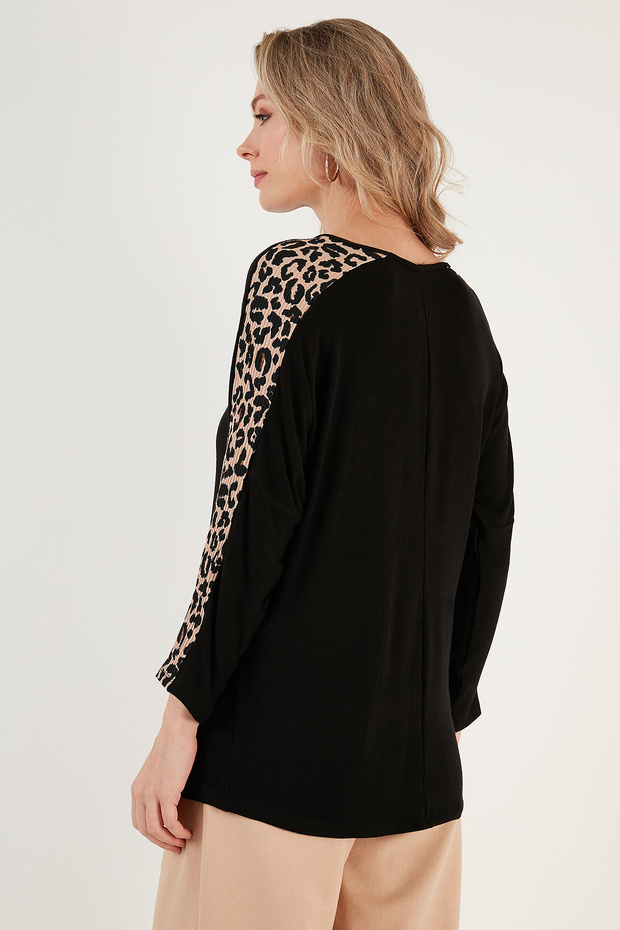 بلوزة بياقة دائرية وأكمام بنقشة الفهد BLUZ 5863809 - 5