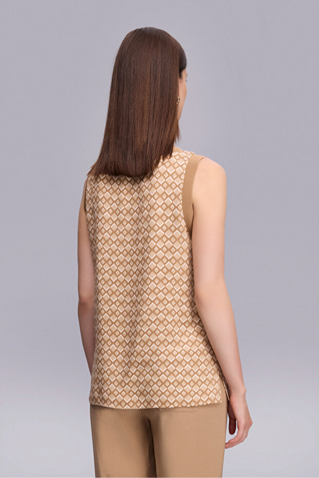 2048-1 بلوزة بنمط هندسي - 6