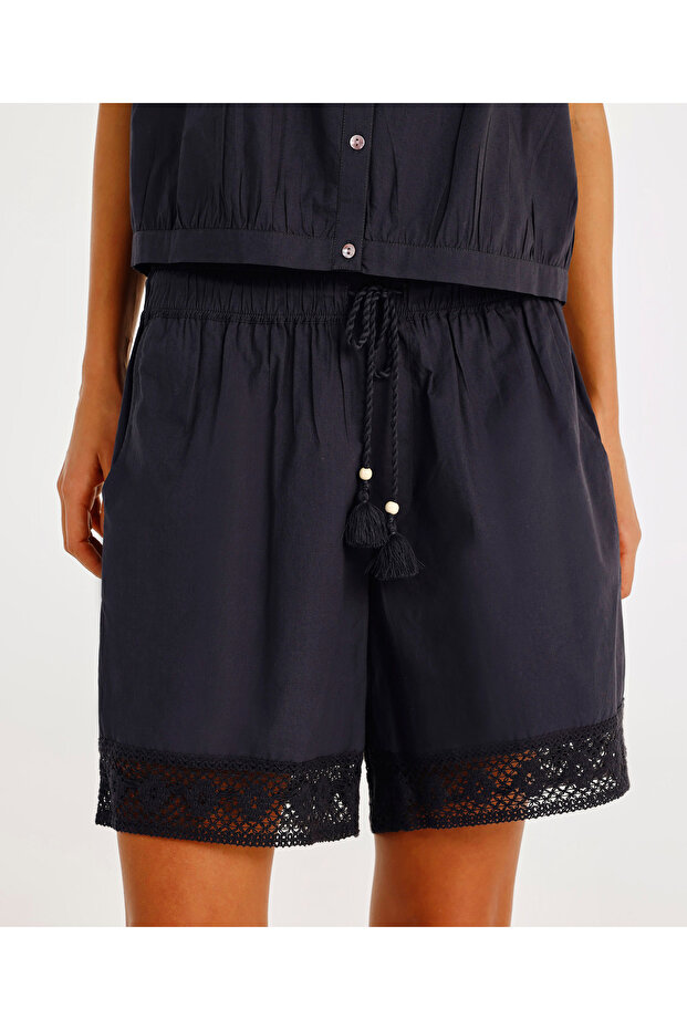 Croche Detaylı Şort - 3