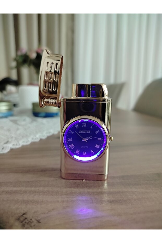 AYKE AKSESUAR Kişiye Özel Sevgiliye Arkadaşa Eşe İsim Baskılı Saatli Çakmak Turbo Işıklı Rüzgara Dayanıklı Gold