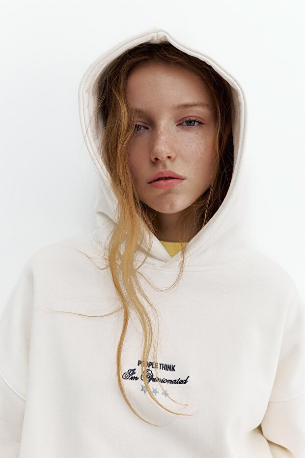 İşlemeli yıldız kapüşonlu sweatshirt - 4